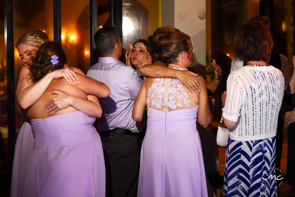 Emotional wedding guests at Now Sapphire Riviera Cancun. Martina Campolo Photography